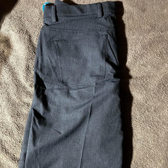 Mens Greg Norman golf shorts - 32 - Picture 5 of 7